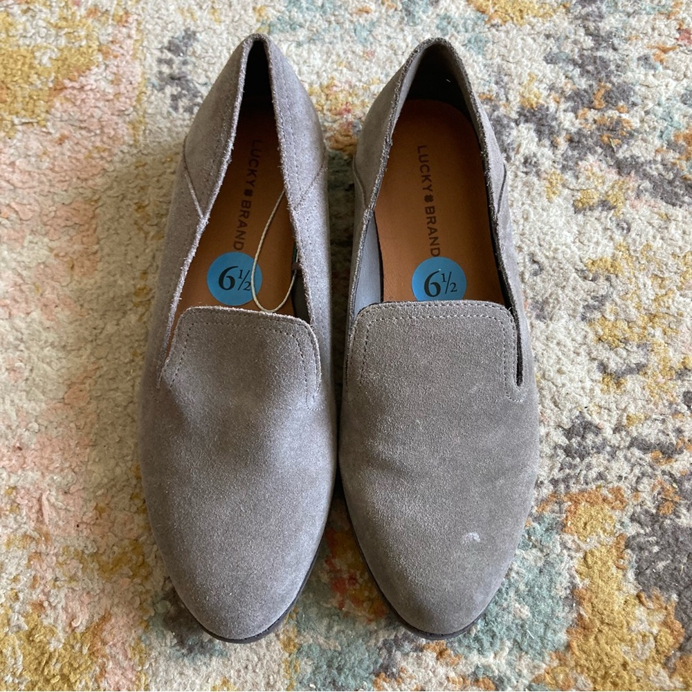 NWOT Lucky Brand Gray Loafers, size 6.5